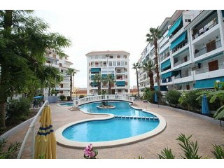 3 BED PENTHOUSE - 200 METRES TO BEACH