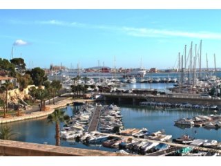 Luxurious 4 bedroom apartment in "Darsena Can Barbara"..