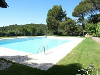 Terraced house with lovely sea views..