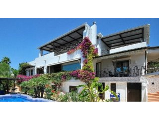 5 Bedrooms - Villa - For Sale