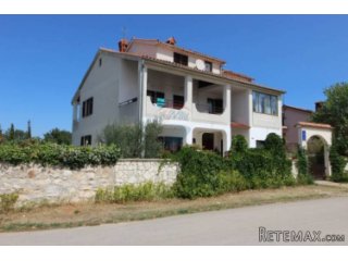 ISTRA, VINKURAN PRODAJE SE APARTMANSKA KUĆA-POSLOVNA PRLIKA