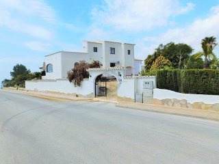 Grande Villa With Amazing Views For..