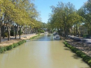 A Well Run B&B by The Canal