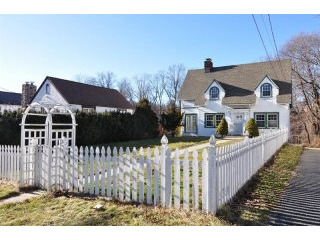 2 bedroom House For Sale: 5 Cowdrey..