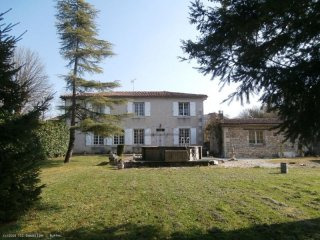 Large 6 Bedroom Townhouse