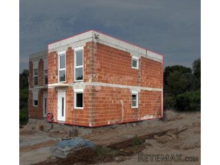 Umag okolica, moderna dvojna kuća 2 kilometra od mora