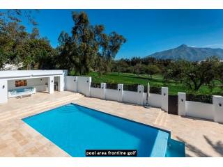 Villa for sale in Nueva Andalucia..