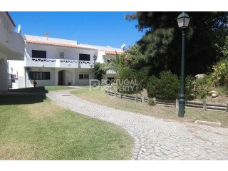 Spacious 2 Bed Apartment In Vale Do..