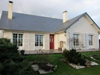 Neat Traditional House with Garden