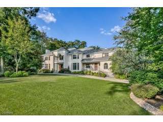 7 bedroom Detached House For Sale: 8..