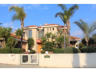Villa in Kaloyirous