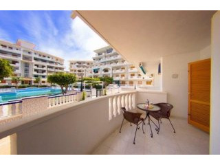 2 Bed Ground Floor Apartment 150 Metres..