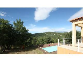 Superbe Villa Sur 2,2ha Avec Vues Et..