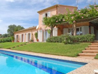 Lovely Villa With Views In Puntiro