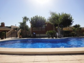 3 Bedrooms - Villa - Alicante - For Sale
