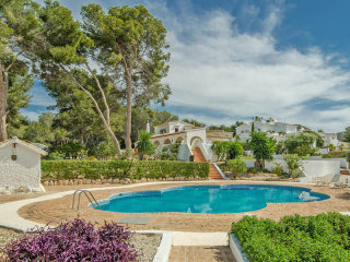 7 Bedrooms - Villa - Alicante - For Sale