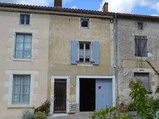 Habitable property set in a beautiful..