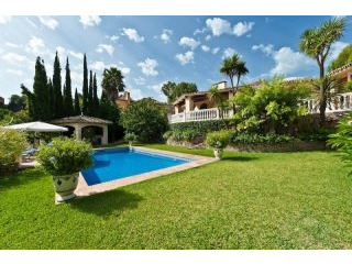 4 Bedrooms - Villa - Malaga - For Sale