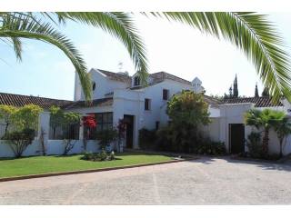 6 Bedrooms - Villa - Malaga - For Sale