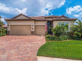 4 bedroom House For Sale: 6455..