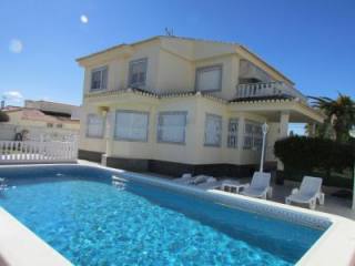 3 Bedrooms - Villa - Alicante - For Sale