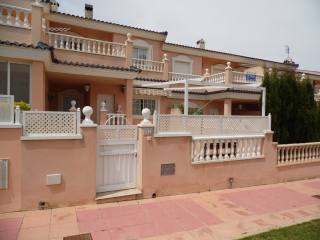 Conveniently locaed 2 Bed 2 Bath..