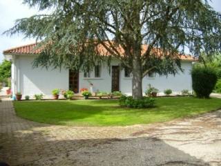 Well Appointed 3 Bed Village House and..