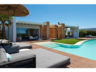 5 bedroom Villa For Sale: 33CalaConta..