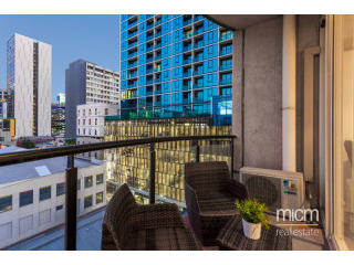 Dockside Tower Apartment Has It All -..
