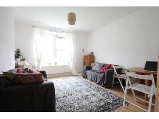 3 bed flat for sale