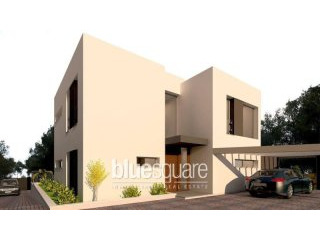 Stunning 3 Bed 3 Bath Modern Style..
