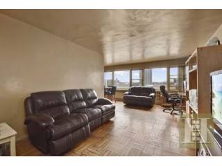1 bedroom Apartment For Sale: 3131..