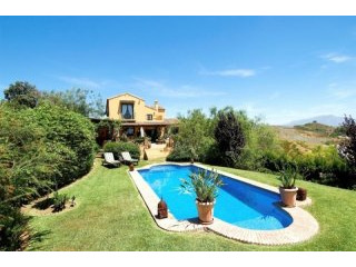 4 Bedrooms - Villa - Malaga - For Sale