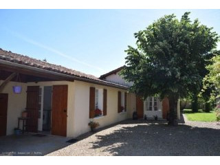 Bright And Airy 2 Bedroom Village House..