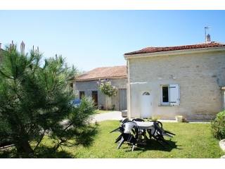 Pretty country property with garden