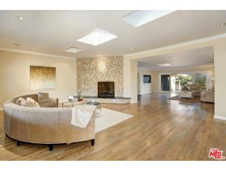 11455 Thurston Cir | Los Angeles..