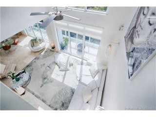 3 bedroom Flat For Sale: 100 S Pointe..