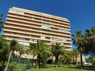 1 Bedroom Middle Floor Apartment