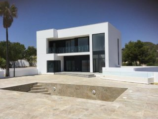 4 Bedrooms - Property - Alicante - For..