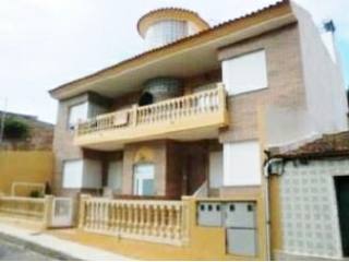 PENTHOUSE 3 BED APARTMENT WITH SEA VIEWS
