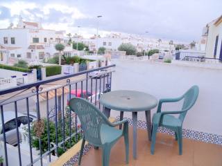 3 BEDROOM TOP FLOOR APARTMENT IN JARDIN..