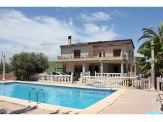 Beautiful spacious typical Spanish..