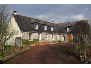 6 Bedroom Farm House For Sale
