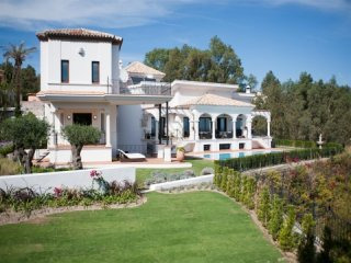 Magnificent 8 Bedroom Villa In El..