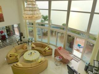 Beachfront Duplex Penthouse Wong-Amart..
