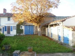 EC0267al 3 Bed Cottage, Barn, ¾ Acre..