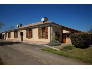 Nr Beaumont de Lomagne (82) - For sale:..