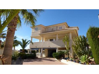 4 Bedrooms - Chalet - Murcia - For Sale