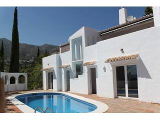 4 Bedrooms - Villa - Malaga - For Sale