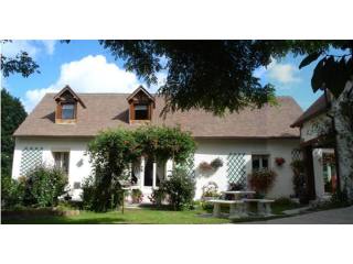 Nicely Presented Family Home With Pool